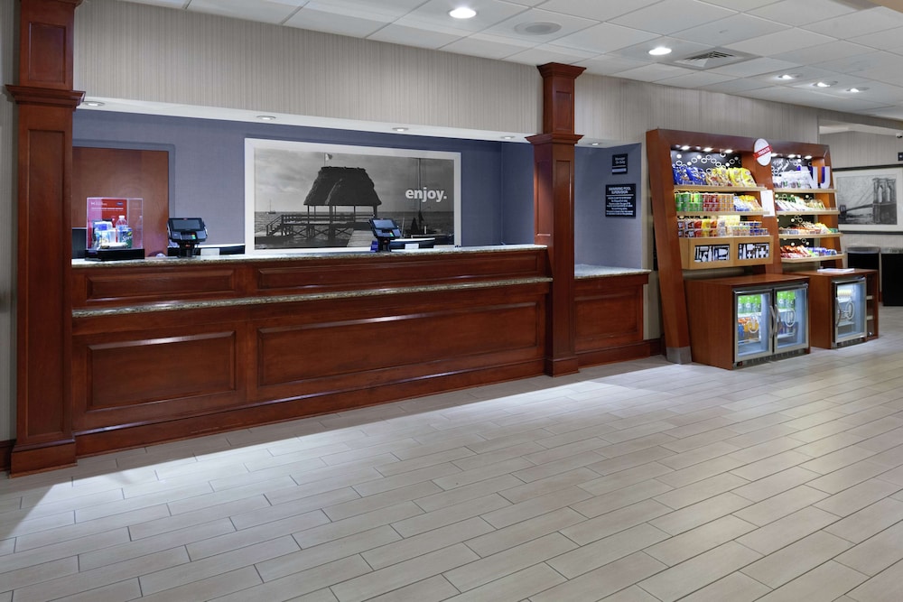 Hampton Inn Woodbridge - photo 5