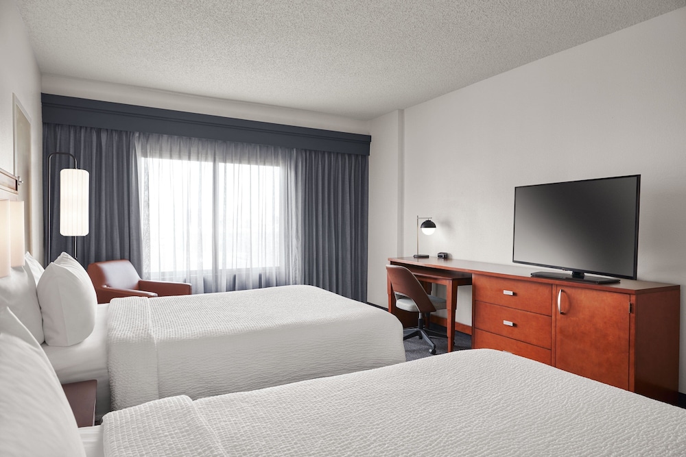 Courtyard by Marriott St. Louis Downtown West - photo 9