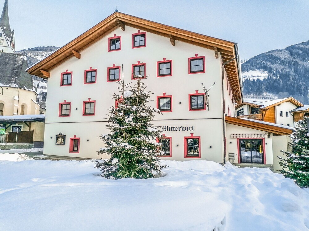 Tauern Suites Mitterwirt TOP 221 — 4-Star Luxury Hotel in Piesendorf, Austria