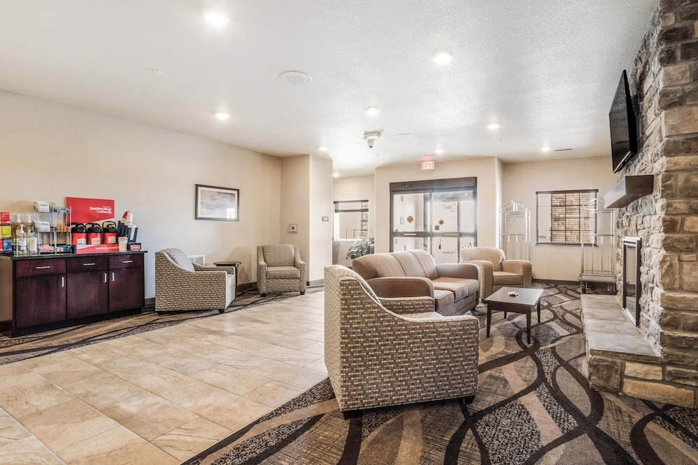 Cobblestone Hotel & Suites Newport - photo 3