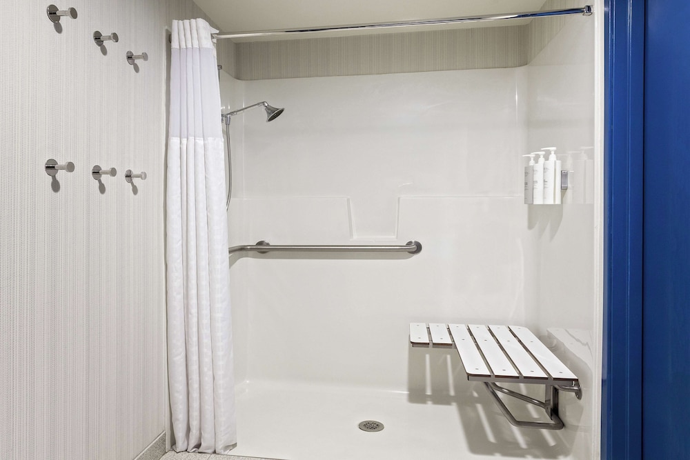 Spark by Hilton Denver International Airport - photo 20