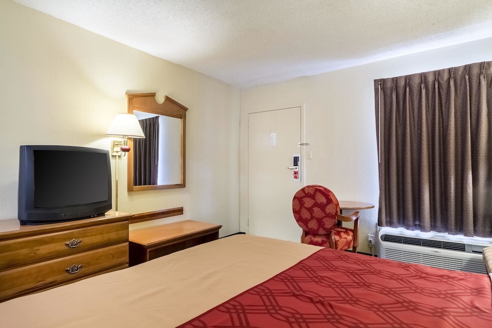 Quality Inn Fayetteville - photo 11