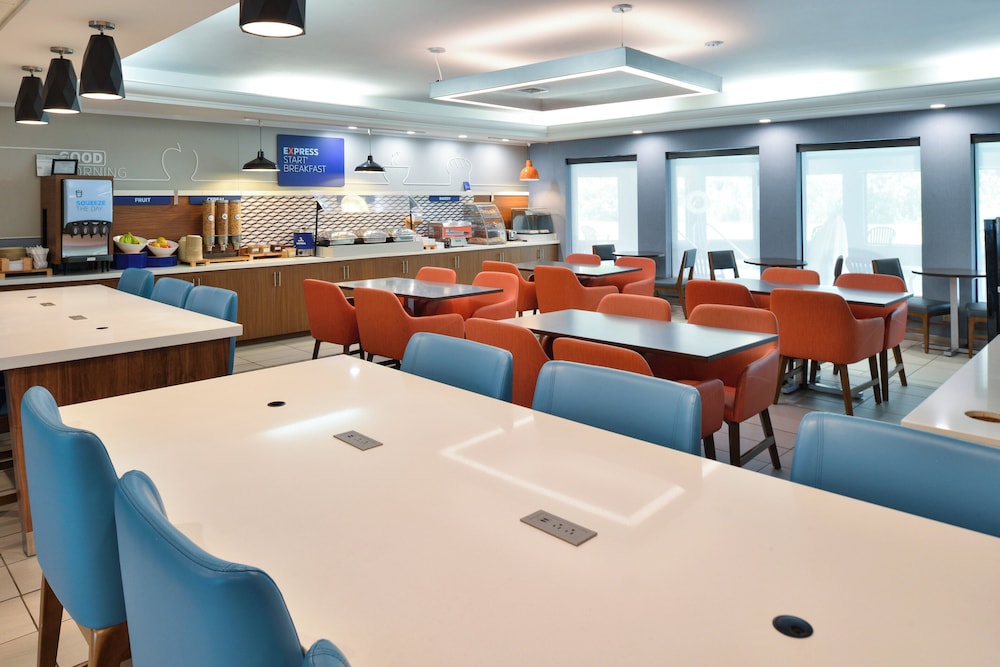 Holiday Inn Express Lewisburg New Columbia by IHG - photo 46