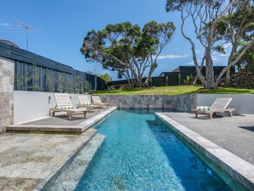 Sorrento Beauty with Sparkling pool in Sorrento, Australia