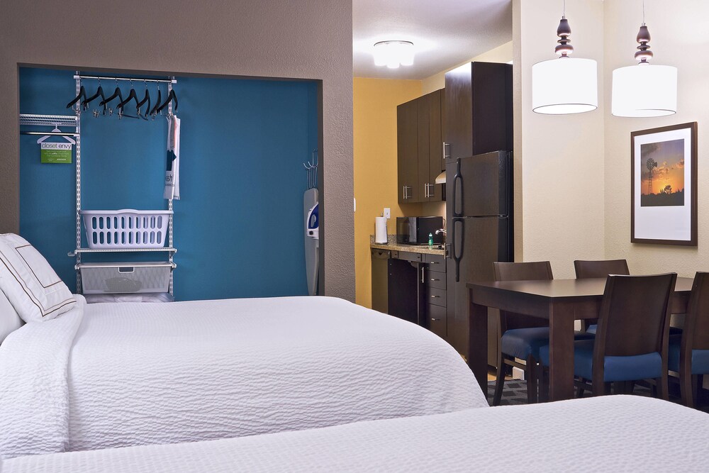 TownePlace Suites by Marriott Dodge City - photo 8