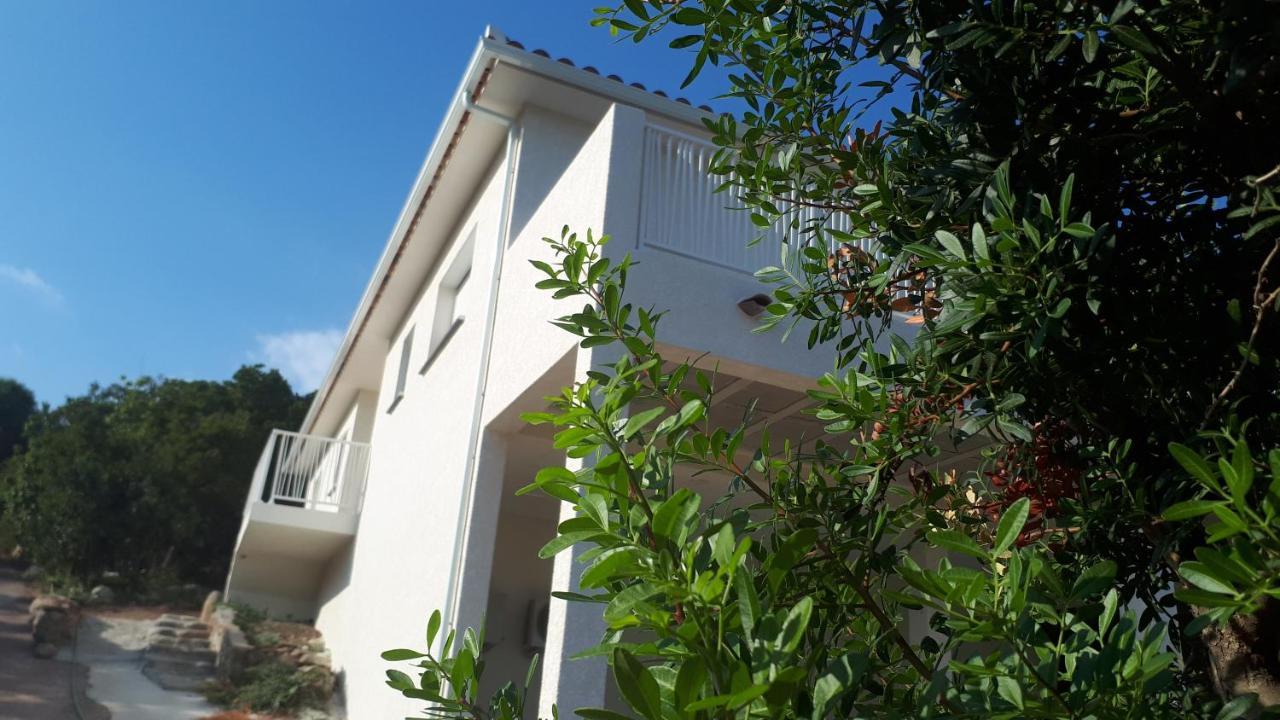 Jolie Villa Dans Un Endroit Paisible a 3 Mn de la Mer Et de la Montagne — 4-Star Luxury Hotel in Ventiseri, France