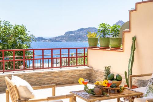 Seabreeze Boho Stay — 4-Star Luxury Hotel in Letojanni, Italy
