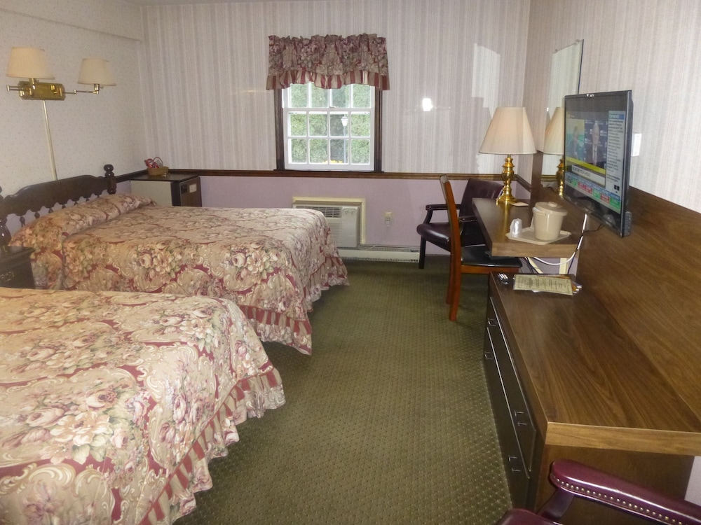 Smoketown Inn - photo 8
