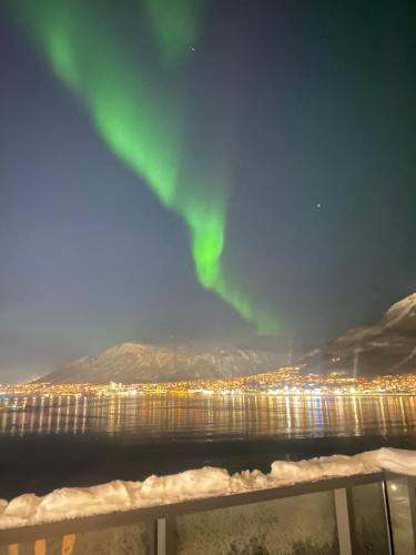 Sweet little Penthouse amazing view — 4-Star Luxury Hotel in Tromso, Norway