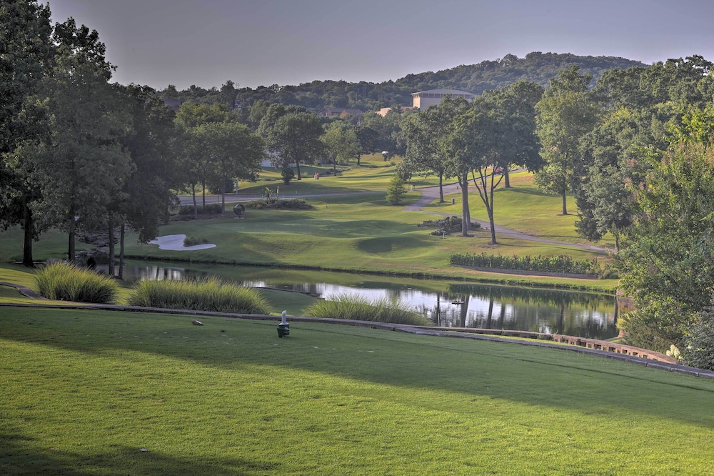 Branson Getaway w Balcony & Resort Amenities - photo 25