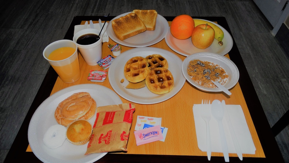 Oak Tree Inn & Suites - photo 34