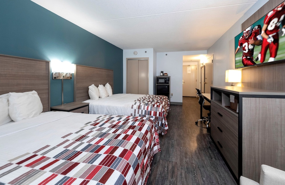 Red Roof Inn & Suites Wilmington New Castle - photo 17