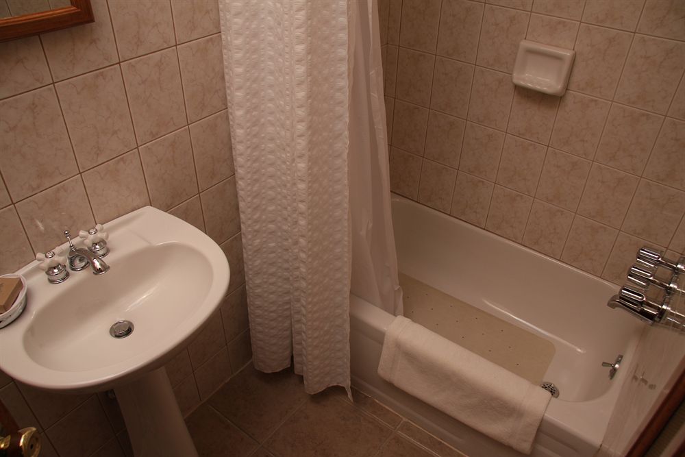 Upper Yorkville Suites - photo 9