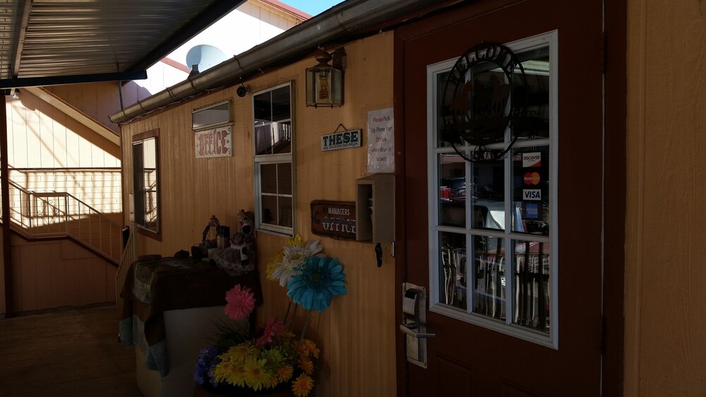 Rode Inn Motel - photo 37