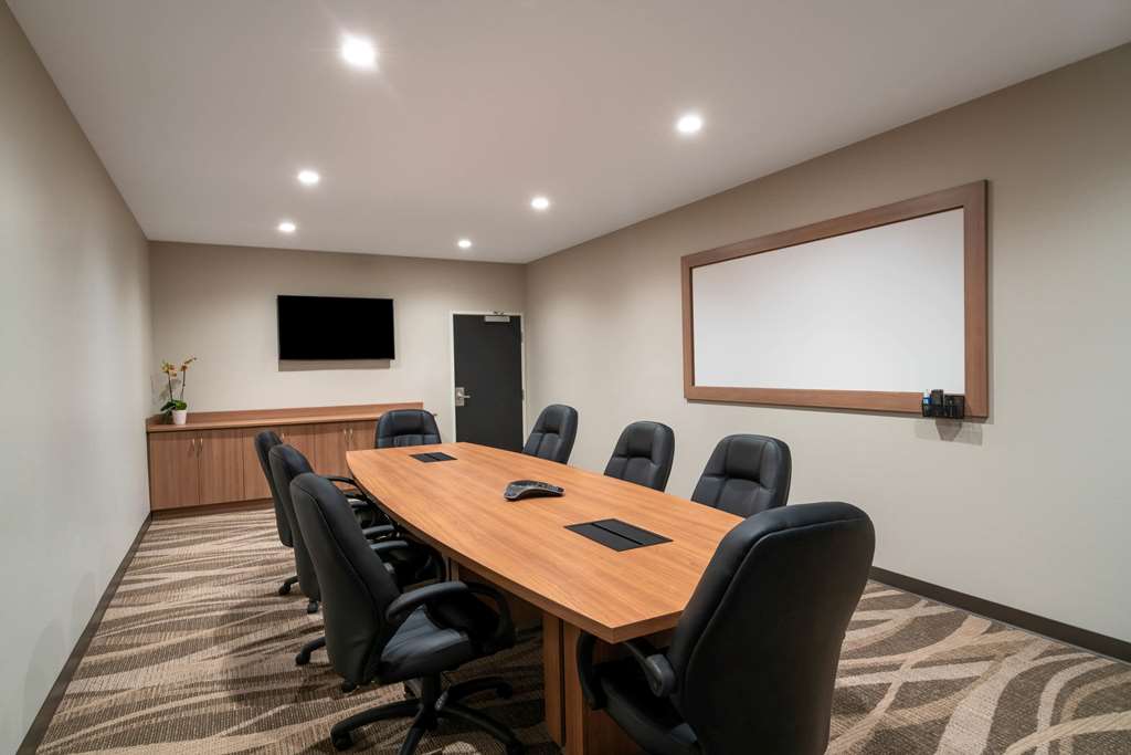 Microtel Inn & Suites by Wyndham Carlisle - photo 13
