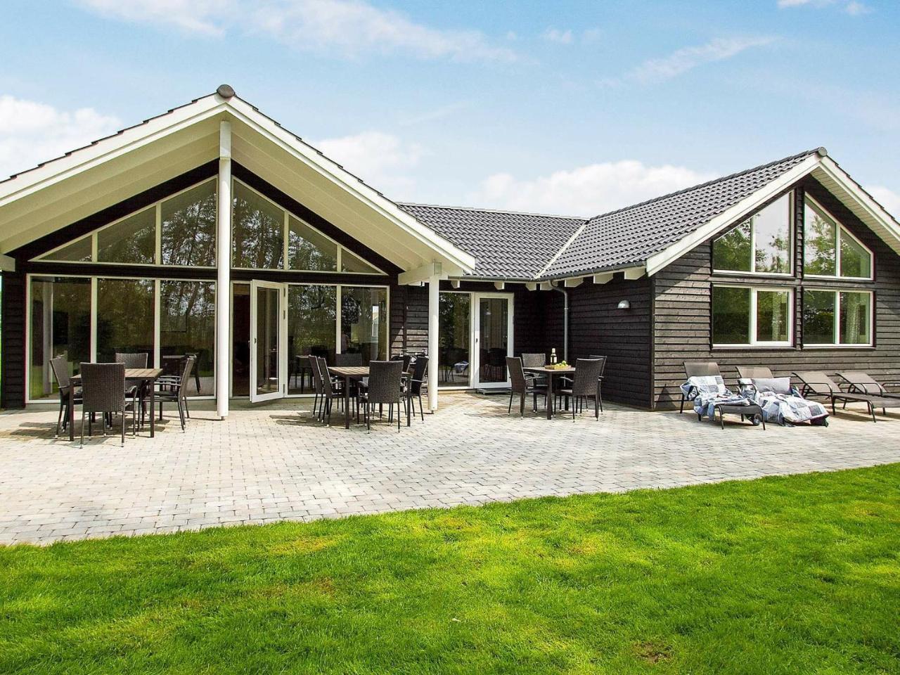 16 person holiday home in Hasselberg — 4-Star Luxury Hotel in Kappeln, Germany