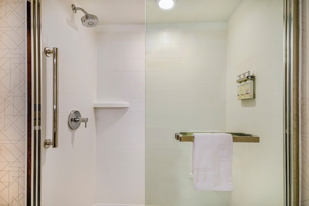 Holiday Inn Express Hotel & Suites Buffalo Airport by IHG - photo 22