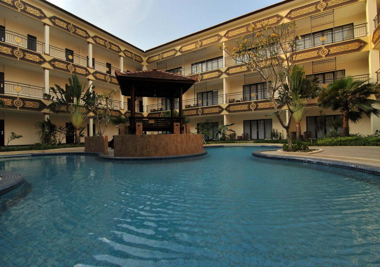 Yusro Hotel and Convention — hotel in Jombang