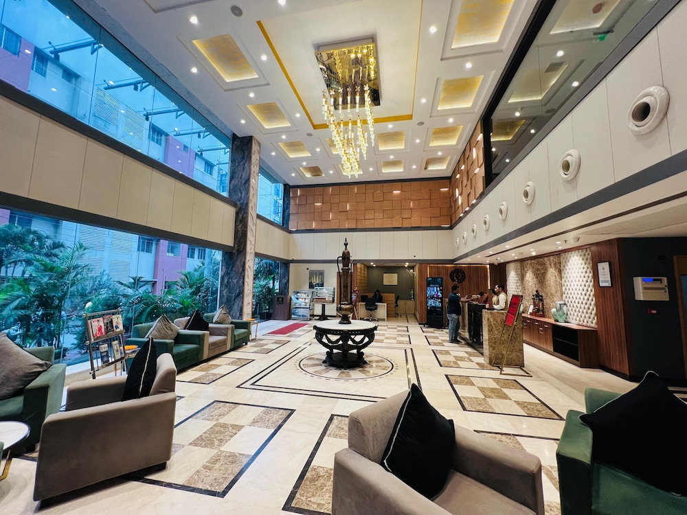 Golden Retreat - carbon neutral hotel in Baharampur