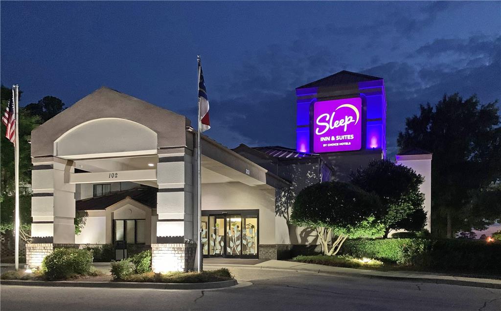 Sleep Inn & Suites Spring Lake Fayetteville near Fort Bragg - carbon neutral hotel in Spring Lake
