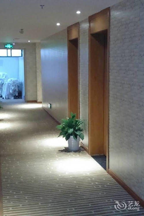 Lapu Lande Hotel - last minute hotel in Wuhan