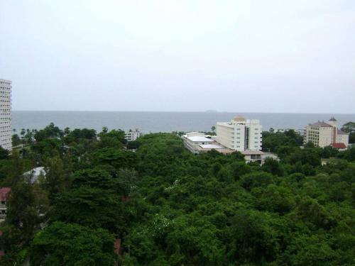 Jomtien Beach Condominium resort minimum stay 29 nights — 4-Star Luxury Hotel in Pattaya, Thailand