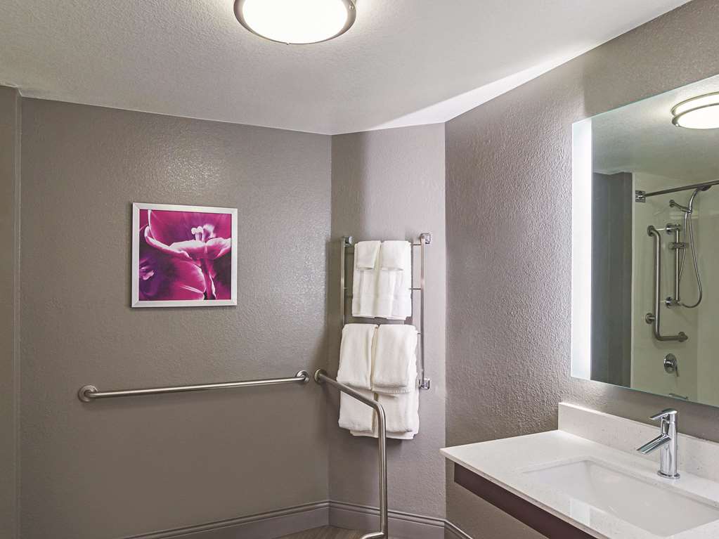 La Quinta Inn & Suites by Wyndham Denver Tech Center - photo 31