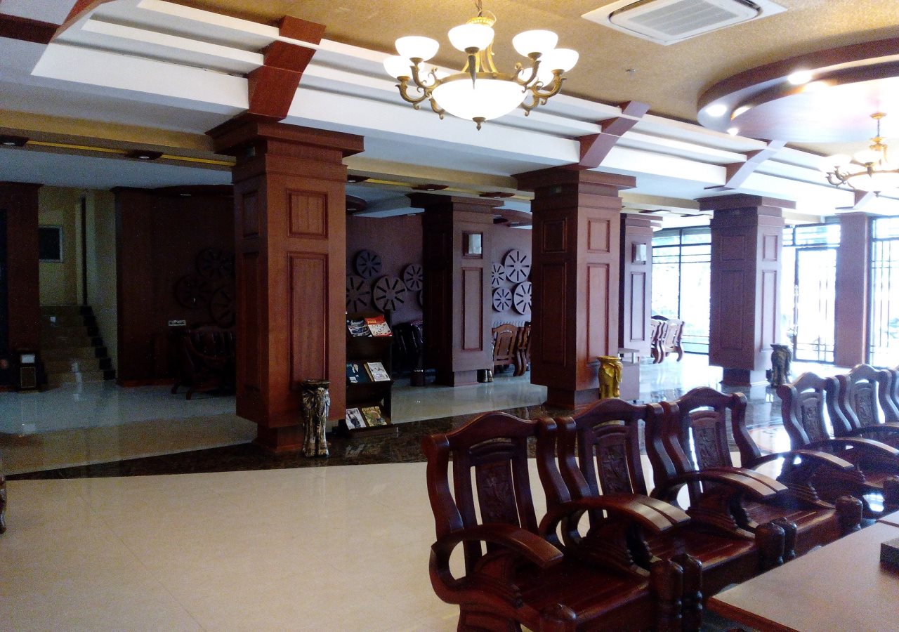 Two Elephants Hotel — Lashio — photo 3