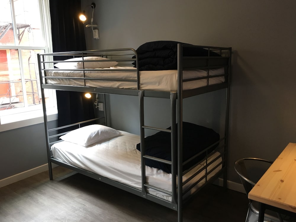 Apple Hostels - photo 4