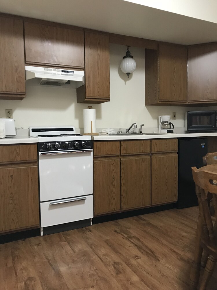 Brentwood Motor Inn - photo 37