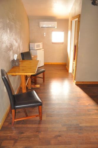 Nine Pines Motel - photo 45