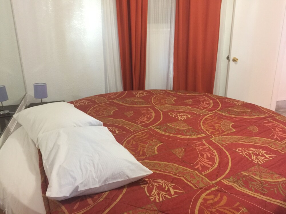 Tradewinds All Suite Hotel - photo 7