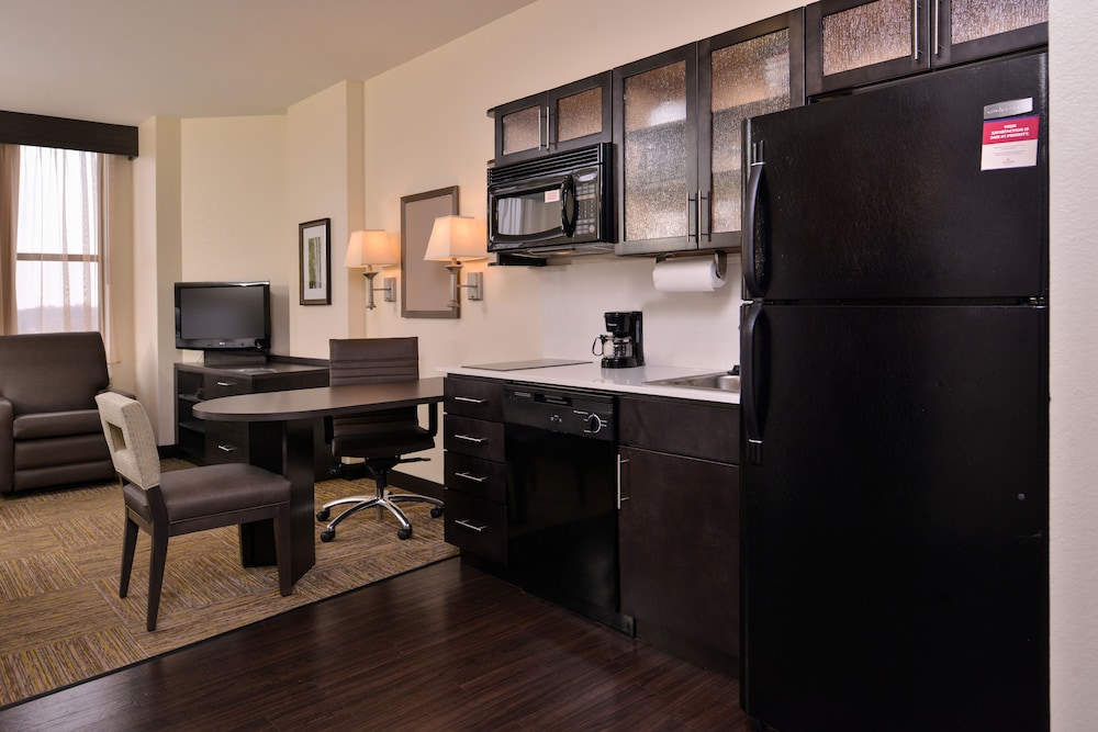 Candlewood Suites Terre Haute by IHG - photo 13