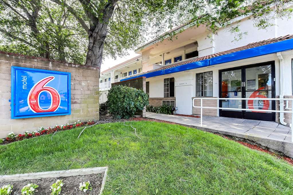 Motel 6 Pinole CA - featured photo