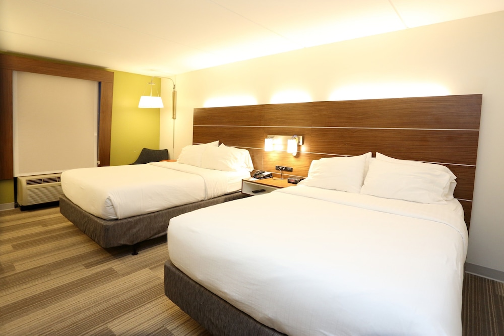 Holiday Inn Express & Suites Newport News by IHG - photo 2