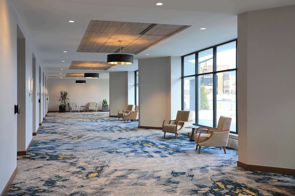 DoubleTree by Hilton Battle Creek - photo 45