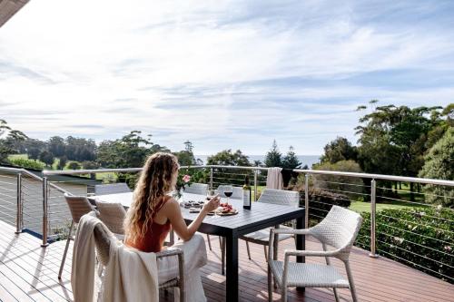 Everlong Mollymook Walk to the Beach in Mollymook, Australia