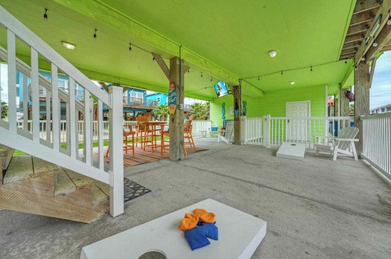 Reel Life Dreams by Avantstay Pool Near Beach - photo 20