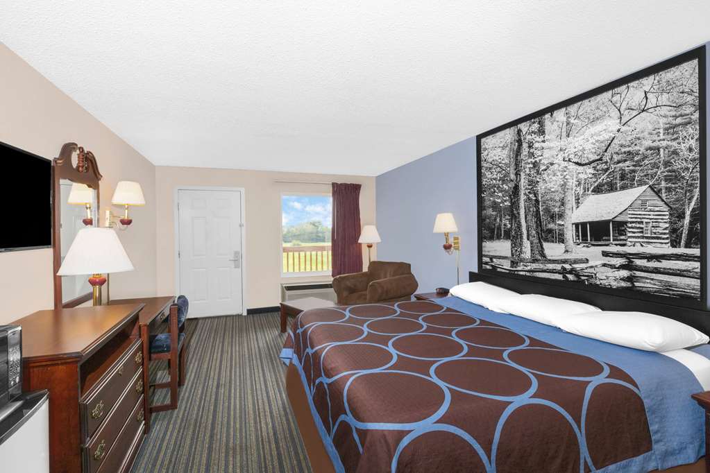 Super 8 by Wyndham Whiteville - photo 10