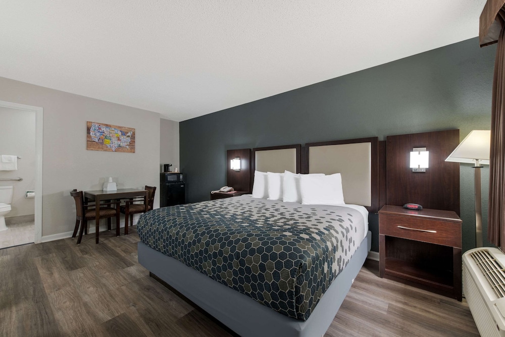 Econo Lodge Cheraw Market Street - photo 27
