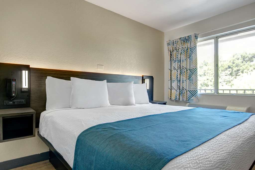 Motel 6 Venice FL - photo 10