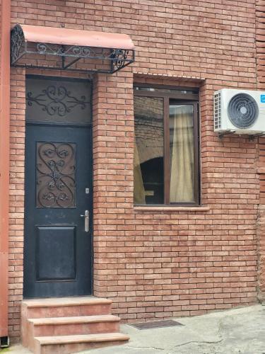 4 Chocolate Apartments In Old Tbilisi