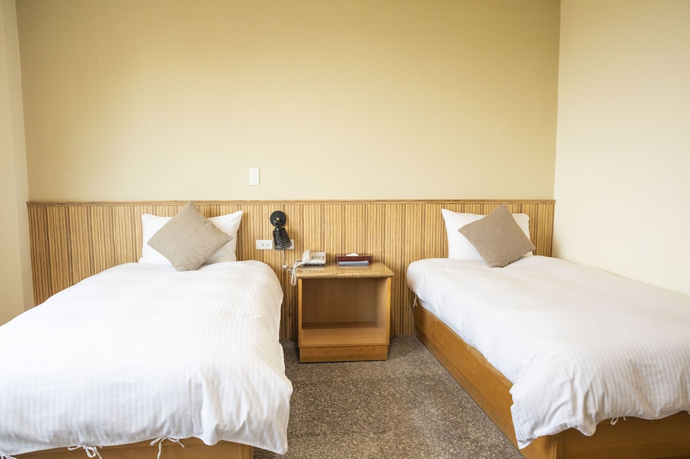 Holiday Hotel - carbon neutral hotel in Nangan