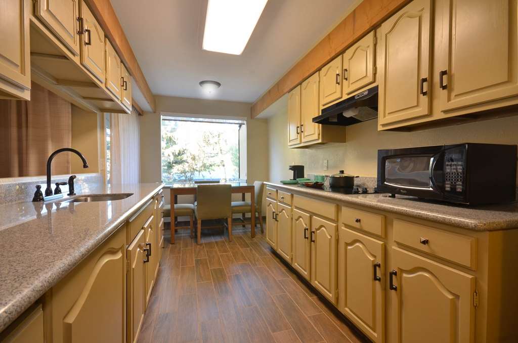Best Western The Inn & Suites Pacific Grove - photo 8