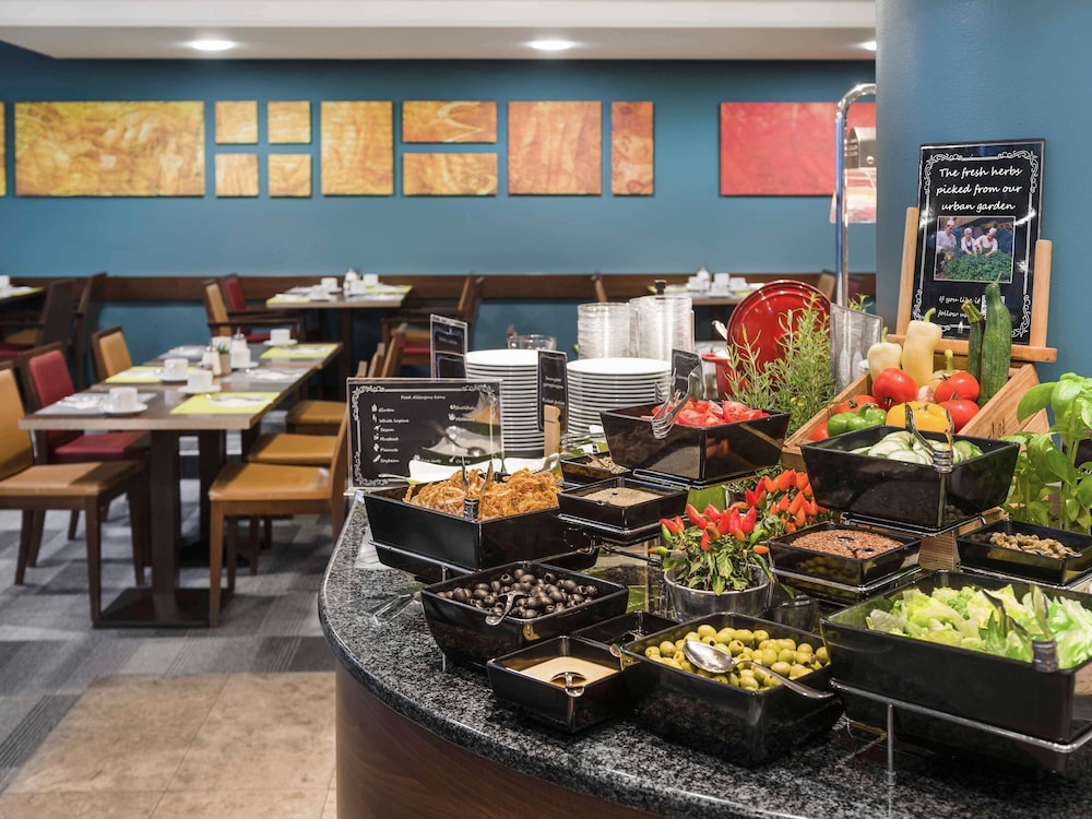 מזון ומשקאות