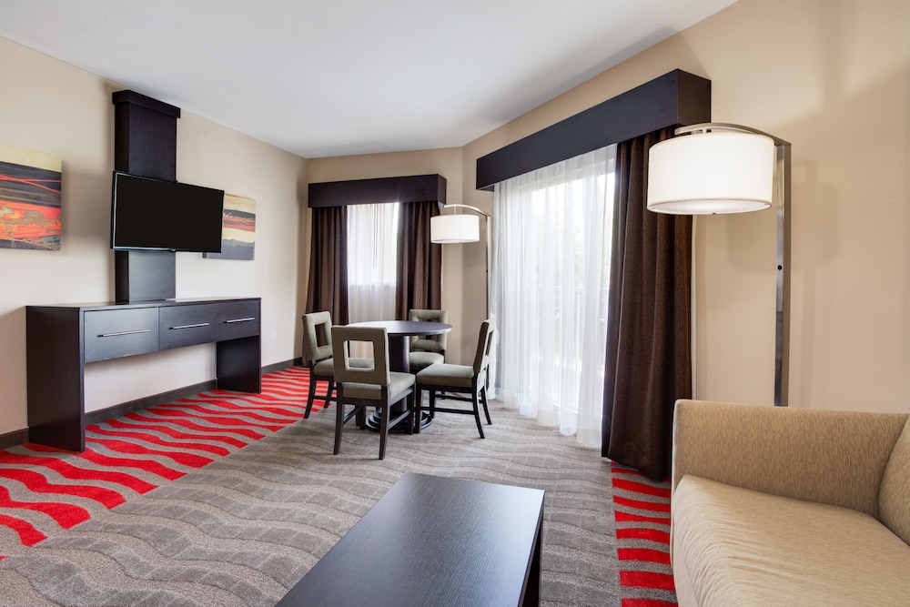 Holiday Inn Express Hotel Naples Downtown 5th Avenue - photo 4