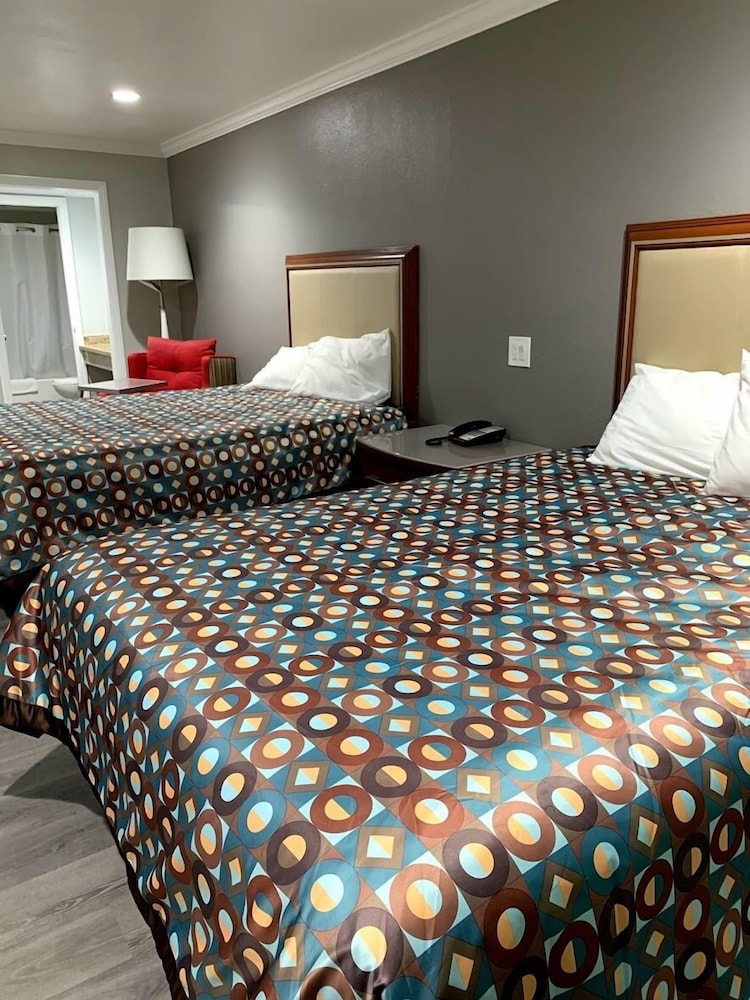 La Puente Inn Motel - photo 7