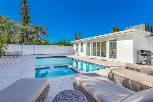 Shamrock Palms in Holmes Beach, United States