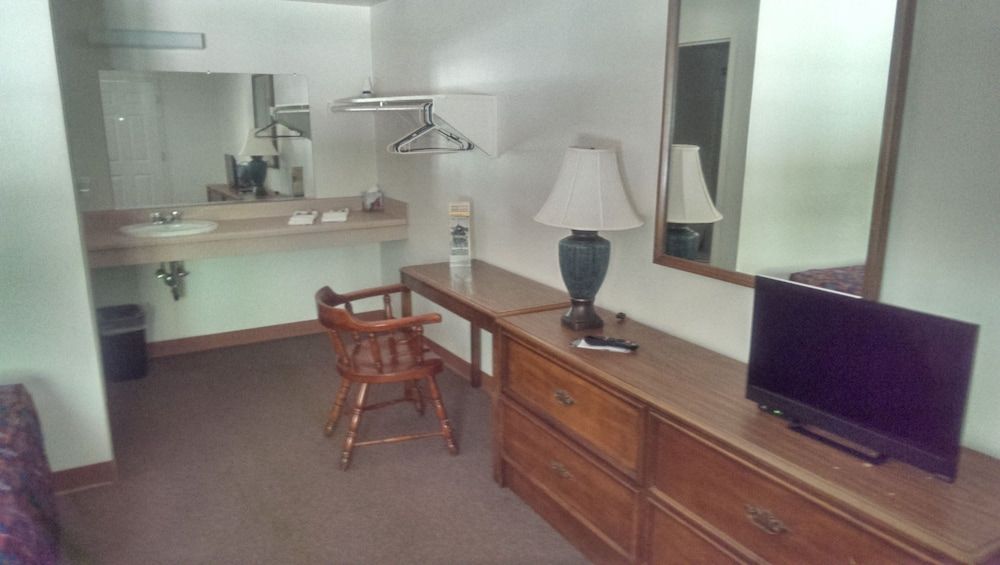 Gravity Inn Motel - photo 8