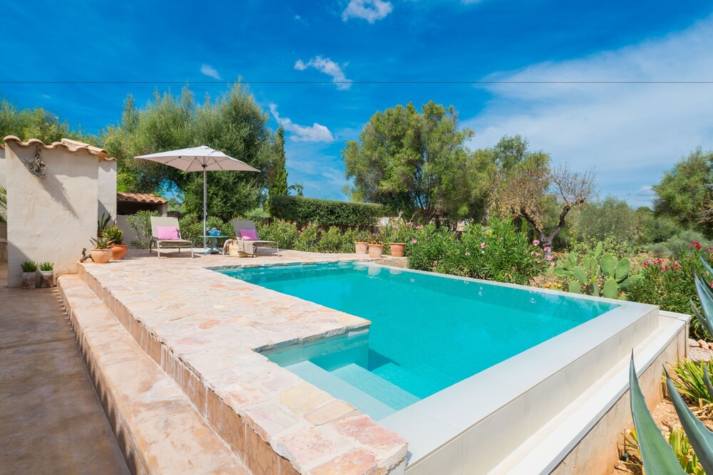 Can Pina Eco Pina - carbon neutral hotel in Costitx